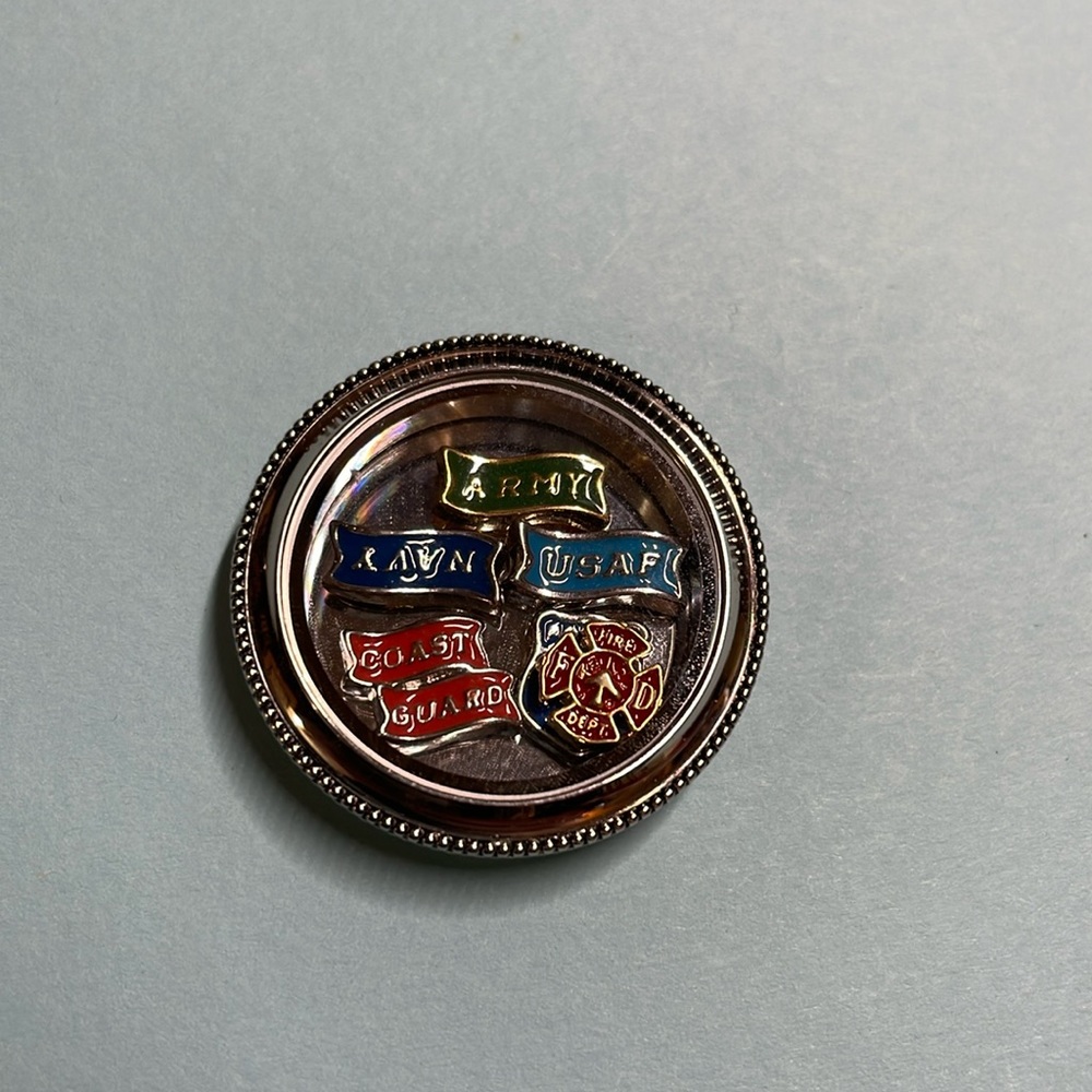 Origami Owl large twist locket with 3M adhesive backing.